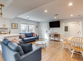 Long Branch Getaway - Walk to Beaches and Dining!, hotel with parking in Long Branch