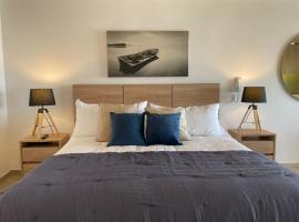 HOM I TOP1 NUEVO STUDIO en mejor zona Valparaíso Parking, hotel en Valparaíso