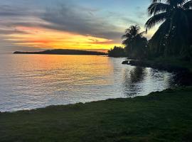 Emerald Luxe Suites, beach hotel in Big Corn Island