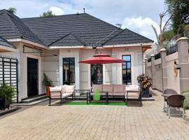 Cacecy Luxury Homes 3 Bedroom, bed and breakfast a Bungoma