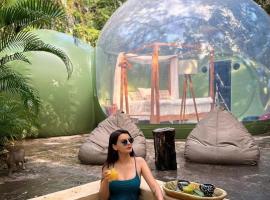 Oom Bubble Boutique Riviera Cancun, hotel em Puerto Morelos