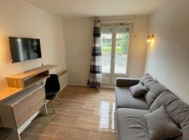 Charmant studio proche gare RER, hotel em Cergy