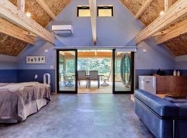 GRAN TOCORO, RESORT&GLAMPING - Vacation STAY 84990v, kamp sa luksuznim šatorima u gradu Narusawa