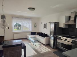 Apartm&aacute;n Ptice, hotel with parking in Ptice