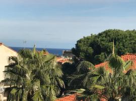 T2 2/6 p Clim vue mer piscine parking privé tout à pied, hotel in Collioure