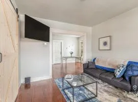 Newly Remodeled Apt, South Hills Old Brooklyn Area