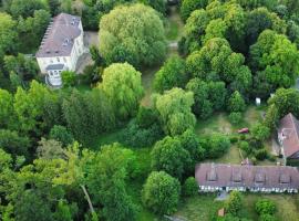 „Altes Forsthaus“ am Schloss, hotel i Uelzen