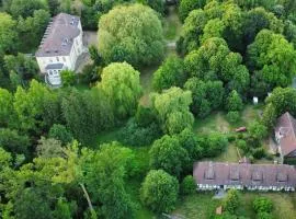 „Altes Forsthaus“ am Schloss