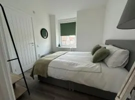 Carmen Sylva Studio flat Llandudno sea front F7