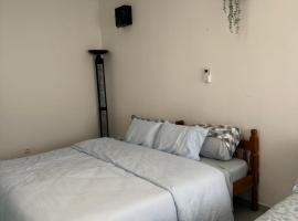 Torre suit property, hotel with parking in Torre da Marinha