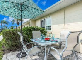 Jamaica Royale Beach Happiness, Hotel in Siesta Key