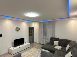 Familien Apartment, hotel em Niederaigen