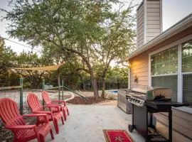 Hays Hideout - New listing with new pool/hot tub, beautiful view!
