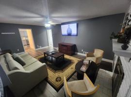 Stylish 4BR Prime Location Close to All!, hotell i Memphis