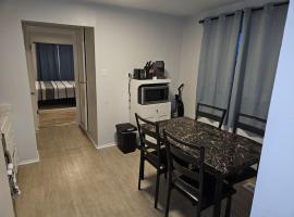 Cozy and quiet apartment, hotel en Sudbury