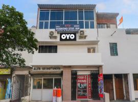 OYO Flagship Hotel Diamond Stay Inn, готель у місті Hasanganj