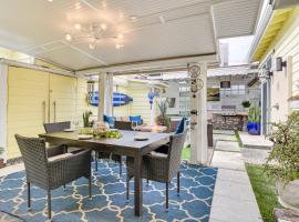 Carlsbad Bungalow Patio, Hot Tub, Close to Beach!, hotel v destinaci Carlsbad