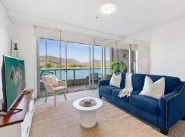 Lux Waterfront at Habour Lights I prime location Pool, Gym & Sauna