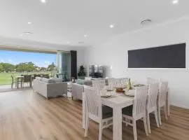 South Beach Escape - Sensational Shell Cove Living