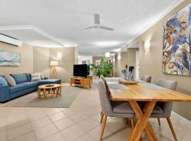 Reef Apartment Cairns, apartment in Edge Hill