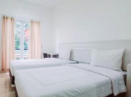 Gading Serpong Hotel Near Stadion Persita Redpartner, hotel v destinaci Anggris