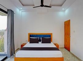 Hotel Maya Luxe, hotel di Meerut