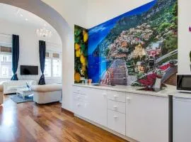 Royale Apartment