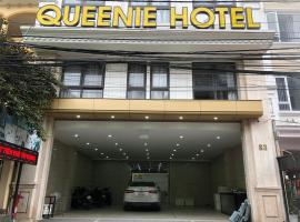 Khách sạn QUEENIE, хотел в Хайфонг