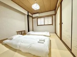 最大10名で泊まれる貸別荘日本橋駅徒歩5分黒門市場に隣接し道頓堀 难波 心斎橋徒歩圏内