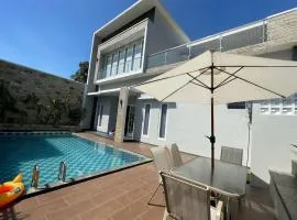 Daisha Villa - Batu (Private Pool)