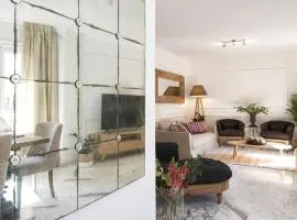 Chezmoihomes Glow and elegant 4 BR apartment in the heart of granada parking free