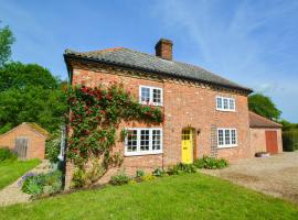 Clare Cottage, cabana o cottage a Melton Constable