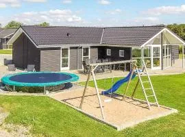 Awesome Home In Haderslev With Wifi