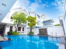 Palm Villa 37 - 6 bedrooms & Pool in VungTau Beach
