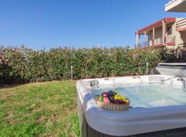 Casa Smeralda a 200m From The Sea - Happy Rentals, hotel a Augusta