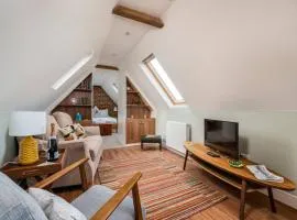 Pass the Keys Tranquil Chilterns Farm Hideaway