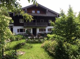 Ferien Haus am Feldgarten mit 160 qm für 2 bis 9 Personen, hotel v destinaci Raubling