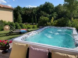 Domaine de la Durantie - Villas avec Spa de nage, hôtel à Castelnau-de-Montmiral