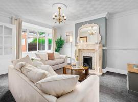 Luxurious 3 Bedroom House with Parking 73B - Top Rated - Netflix - Wifi - Smart TV – dom wakacyjny w mieście Sutton Coldfield