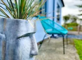 Bungalow, mountain and sea views parking