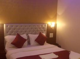 HOTEL COSTA DEL, готель біля аеропорту Міжнародний аеропорт Мумбаї ім. Чатрапаті Шіваджі - BOM, у місті Мумьаї