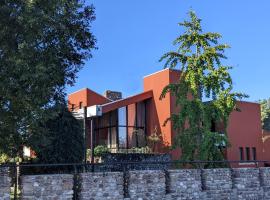 Villa le Ninfee, B&B v mestu Marmirolo