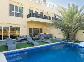 Nasma Luxury Stays - Exquisite 4BR Villa, with a Private Pool