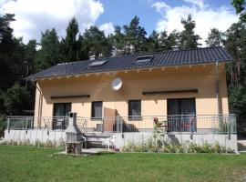 Doppelferienhaus am See & Wald, accessible hotel in Krakow am See
