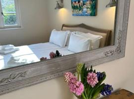 A family and dog friendly haven, The Hayloft., hotell i Saxmundham
