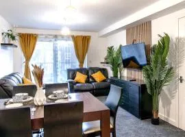 Open Mind Property - Luxury Apartment Near Hospital & Underground Free Parking for 2 Vehicles