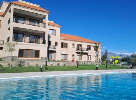 Suit Chalet Cafayate Salta, hotel con alberca en Cafayate
