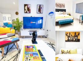 Fully Furnished 2 Bed Luxury Apartment with Free Parking,10 mins drive to Wembley Stadium, 5 mins drive to Brent Cross Shopping Mall & Free Parking อพาร์ตเมนต์ในGolders Green