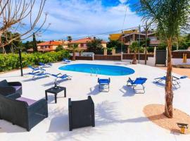 GRH Villa Bianca, con piscina privada, barbacoa y amplio jardín, hotel v destinaci Salou