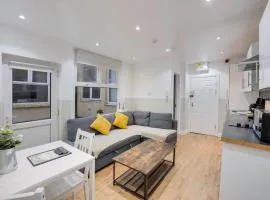 2 Bedroom Apartment for up to 6 Nr Centre